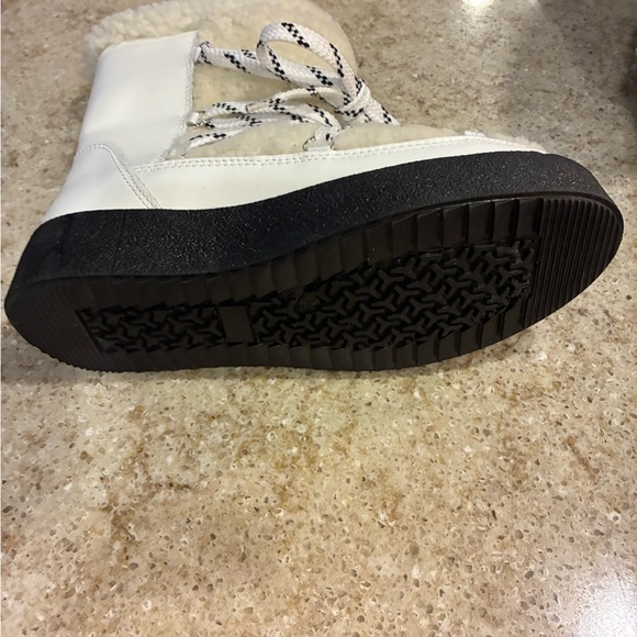 NWOT LA CANADIENNE ELOISE SHEARLING-LINED LEATHER SNOW WINTER BOOT WHITE Size 39 - Picture 11 of 12